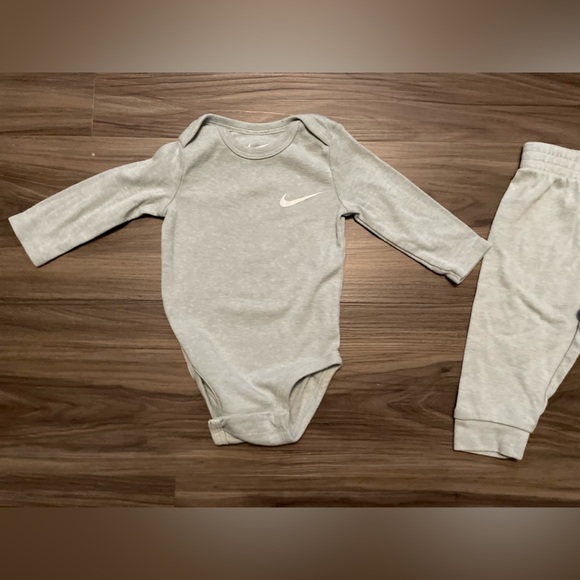 Nike Baby Sage Green Gray Long sleeve and Pants Matching Set size 6M - Picture 4 of 6
